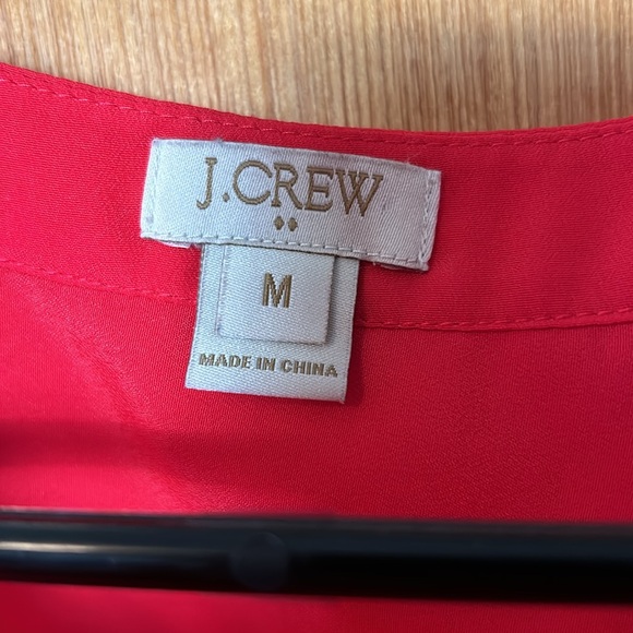 EUC sleeveless pink tank. Easy to dress up or down. - Picture 2 of 6